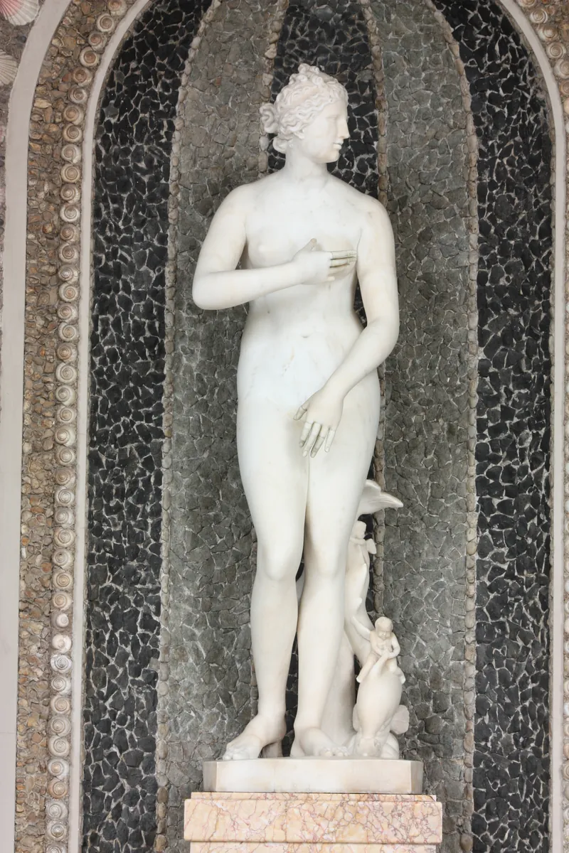 Statue im Muschelsaal des Kurhaus Wiesbaden