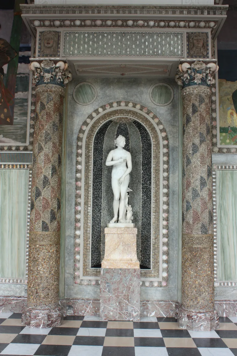 Statue im Muschelsaal des Kurhaus Wiesbaden